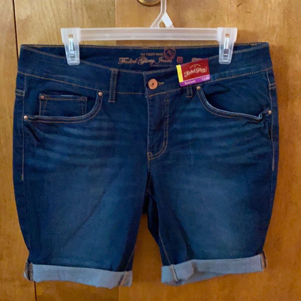 Faded Glory womens blue jean shorts, size 12.